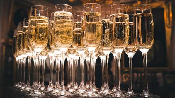 Wine Class: Sparkling Wines, Served Blind w/ Kendeigh Worden - 11/28/26-Best Wine Class-Accent Wine-Columbus Wine-Wine Shop-Wine Store-Wine Pairing-Wine Gift-Wine Class-Wine Club-Downtown Columbus-Sommelier